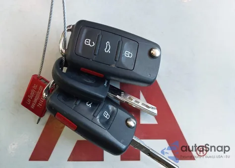 2014 Volkswagen Jetta Sportwagen 2.5L S z USA, uszkodzony, nr VIN 3VWPP7AJ8EM609493